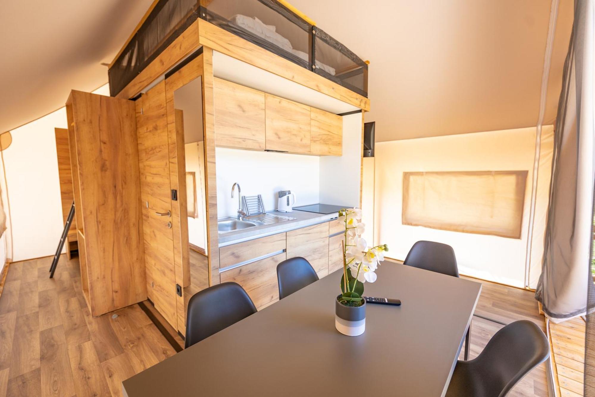 Camp Dole Zivogosce - Mobile Home And Glamping Tent Esterno foto